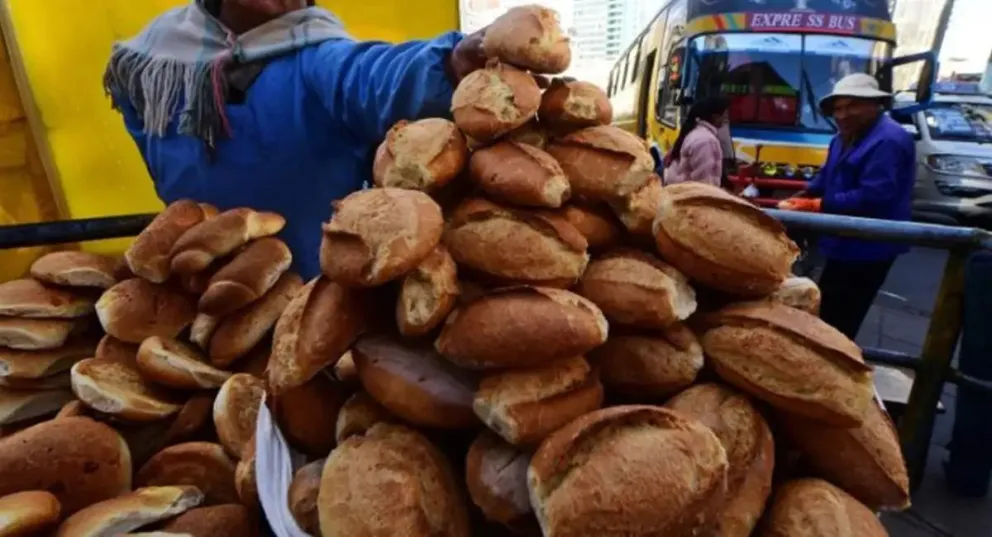 Una vendedora de pan en una imagen de archivo. Foto: AMUN