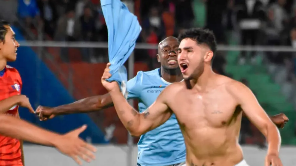 Festejo de  los jugadores de Aurora. DICO SOLÍS