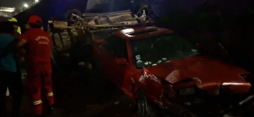 Tarija: Una piedra provocó un aparatoso accidente, hay 7 heridos 