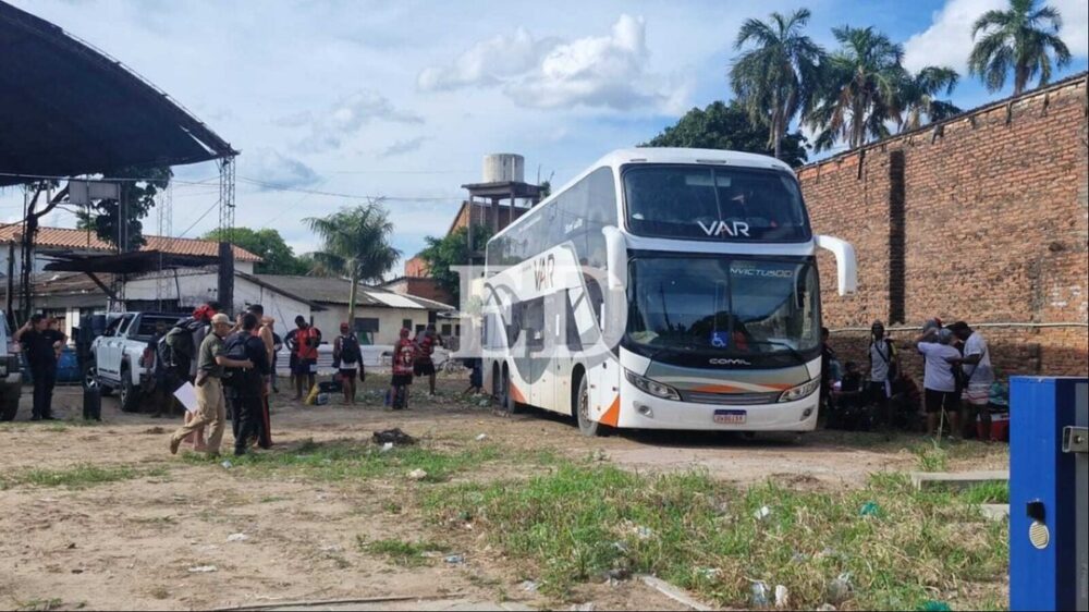 Fiscalía pedirá detención en la cárcel para 18 hinchas de Flamengo aprehendidos por robo y destrozos 