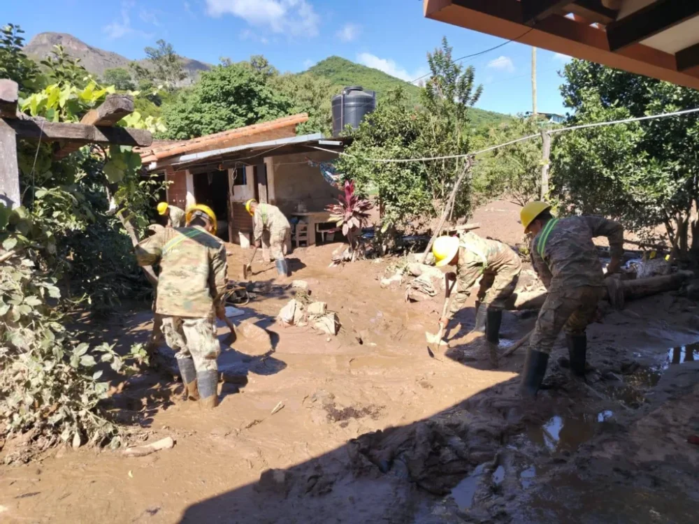 Samaipata: Articulan acciones para la recuperación de viviendas Estiman que hay 90 viviendas dañadas por la mazamorra.