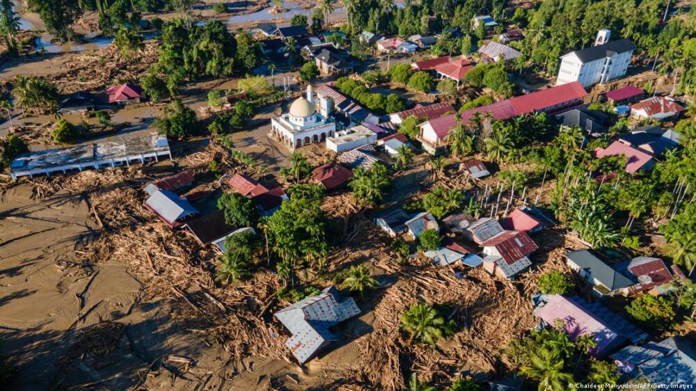 Esta toma aérea muestra los daños causados por las inundaciones en Meureudu, distrito de Pidie Jaya, en la provincia de Aceh (30.11.2025) Esta toma aérea muestra los daños causados por las inundaciones en Meureudu, distrito de Pidie Jaya, en la provincia de Aceh (30.11.2025)