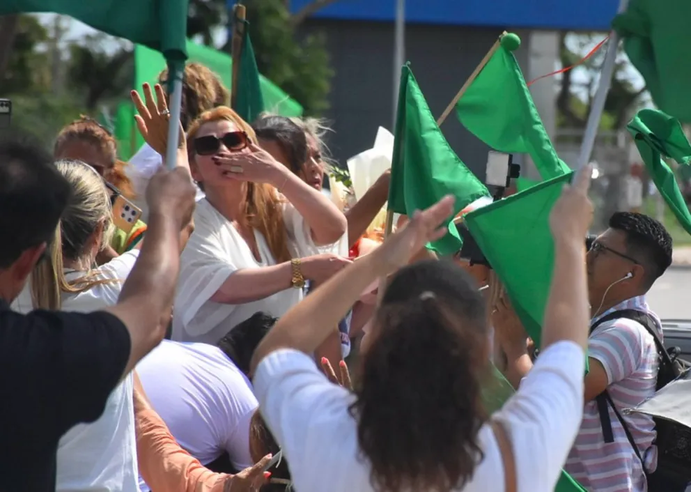 Jeanine Añez a su llegada a Trinidad, luego de salir de la cárcel. Foto: APG