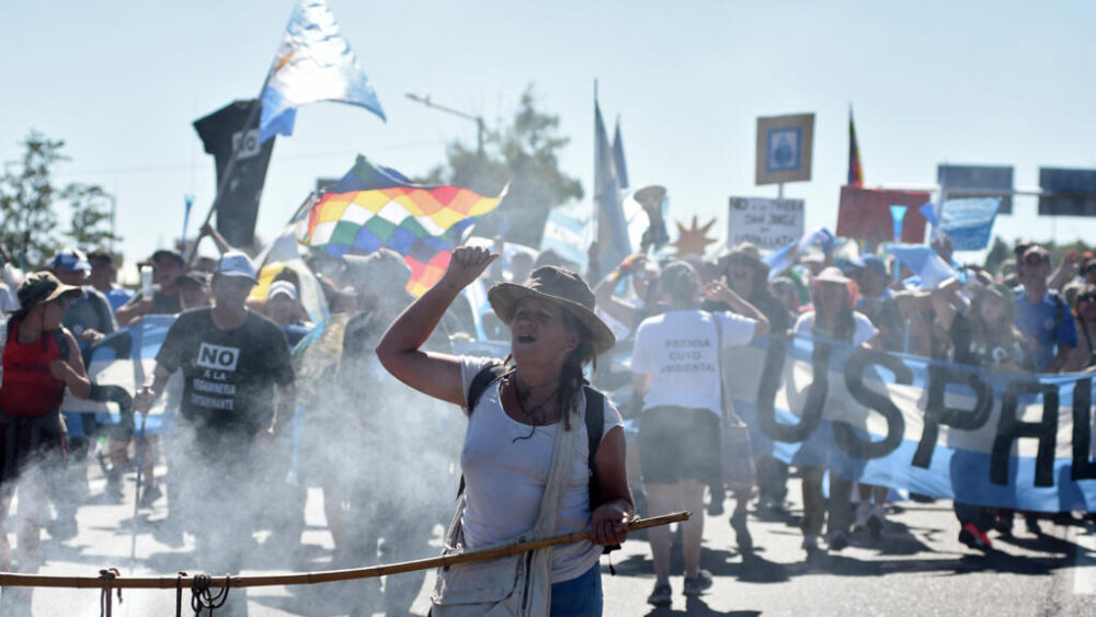 La manifestación contra el proyecto minero convocada en la ciudad de Mendoza, en Argentina, el 9 de diciembre de 2025