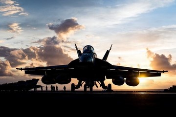 Tensión Estados Unidos-Venezuela: aviones de combate estadounidenses F-18 ingresaron al espacio aéreo venezolano durante 40 minutos
