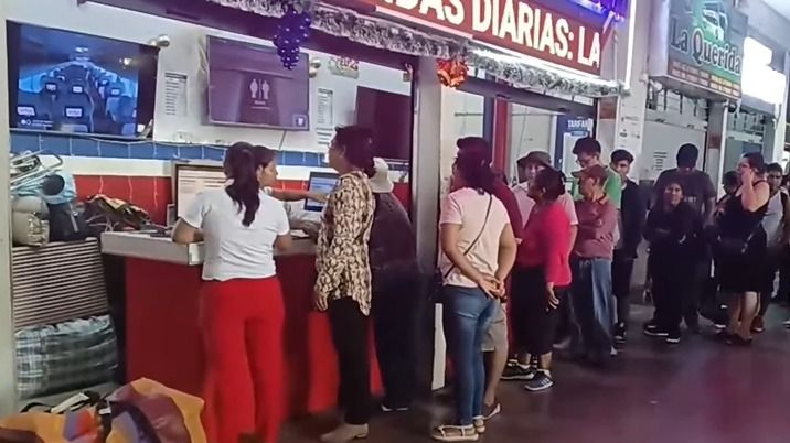Vacaciones llenan la Terminal Bimodal, pero la falta de diésel retrasa la venta de pasajes- Vacaciones llenan la Terminal Bimodal, pero la falta de diésel retrasa la venta de pasajes
