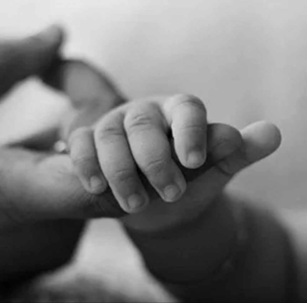 Dejó a su bebé en un hotel para transportar droga Dejó a su bebé en un hotel para transportar droga