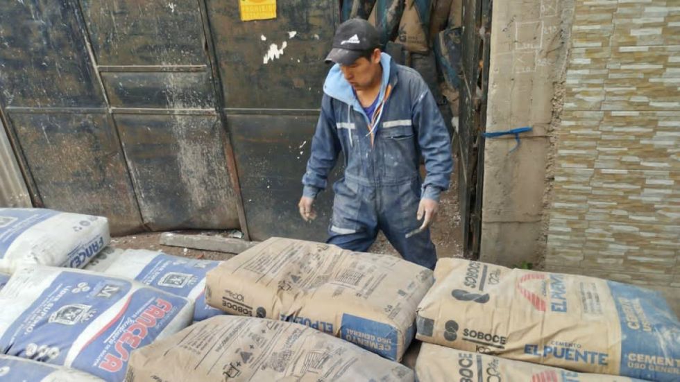 Constructoras agonizan por suba del cemento pese a caída del dólar Constructoras agonizan por suba del cemento pese a caída del dólar