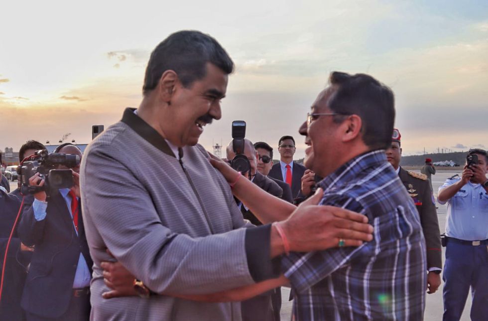 Nicolás Maduro (i) y Luis Arce en una aparición anterior.