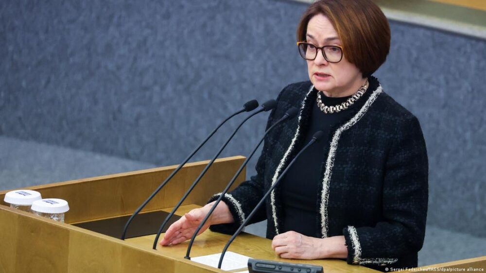 La gobernadora del Banco Central de Rusia, habla ante la Duma en noviembre de 2013. La gobernadora del Banco Central de Rusia, habla ante la Duma en noviembre de 2013.