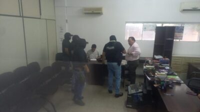 Cae un extranjero con arma de guerra y lo vinculan a un presunto secuestro