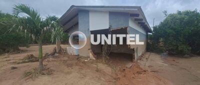 El Torno: Una casa queda cubierta de lodo y la pareja que la habitaba está desaparecida