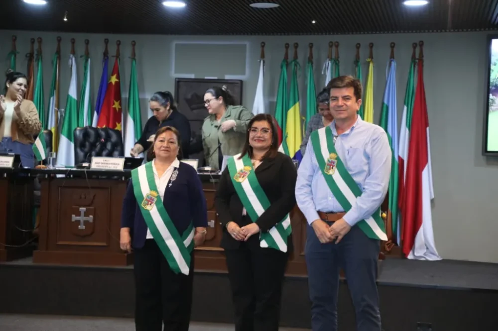 Augusta Cruz, Martha Gutiérrez y Ronny Justiniano fueron posesionados como asambleístas titulares.