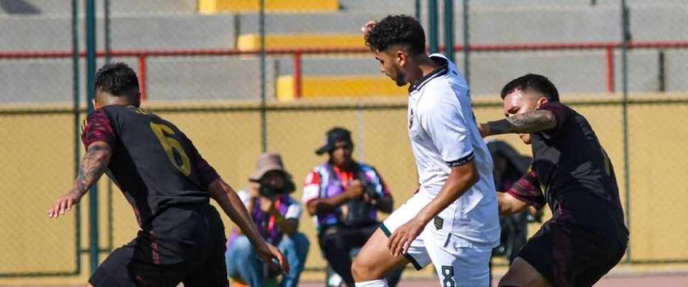 El combinado nacional no pudo marcar goles y terminó cayendo ante Perú en Chincha. El combinado nacional no pudo marcar goles y terminó cayendo ante Perú en Chincha.