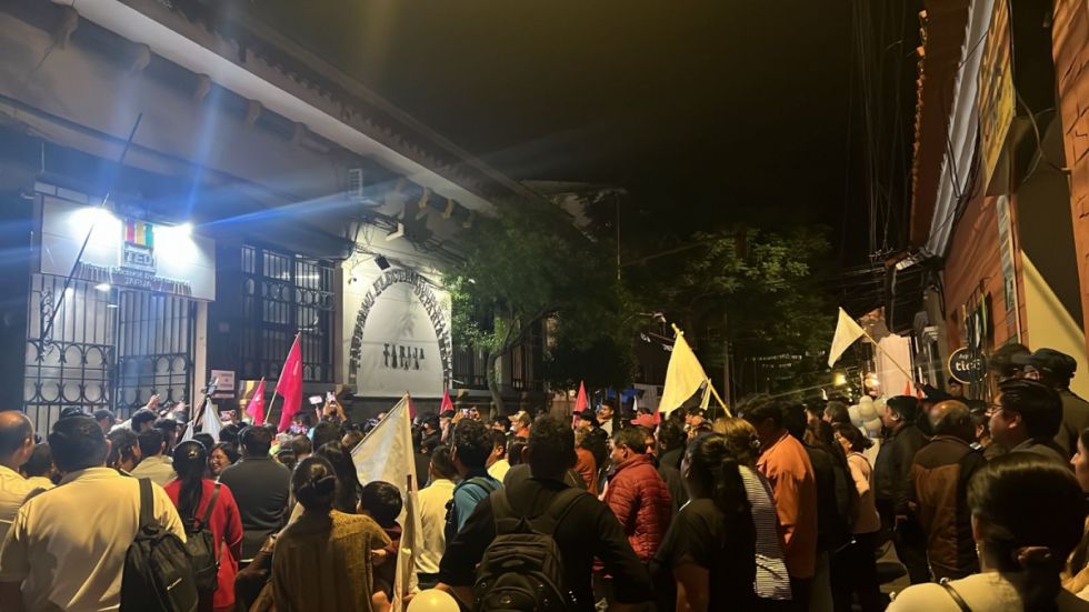 Los candidatos fueron acompañados de sus seguidores