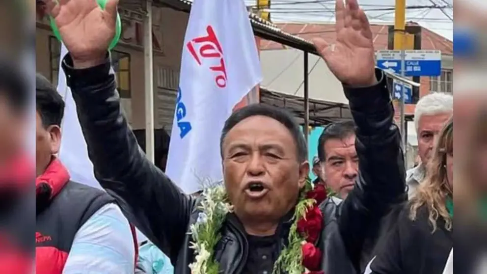 Juan Flores, candidato a la Gobernación de Cochabamba por LIBRE. LIBRE