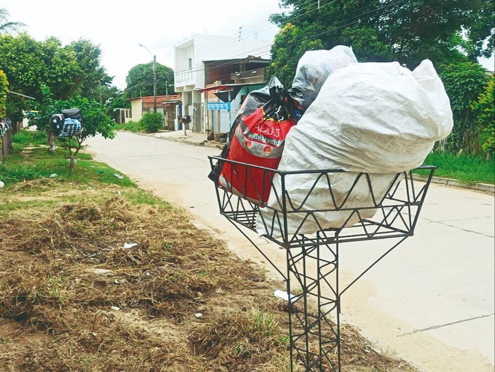 La basura se esparce por la ciudad; empresa lo atribuye al feriado, falta de pago y lluvia- La basura se esparce por la ciudad; empresa lo atribuye al feriado, falta de pago y lluvia