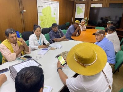 Comunarios del Bajo Isozo piden a la Gobernación cruceña ser incluidos en programa de acceso a la electrificación