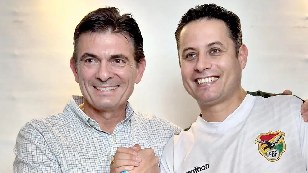 El excapitán Edmand Lara (d) junto a Rodrigo Paz, la fórmula del PDC rumbo al 19 de octubre./ PDC