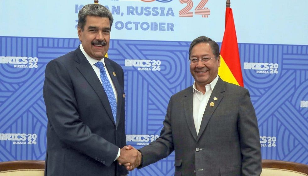 Un anterior encuentro entre Nicolás Maduro (i) y Luis Arce.