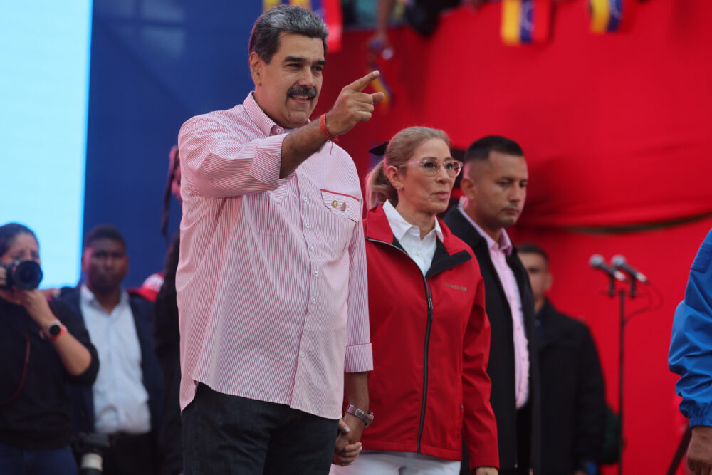 Maduro declara estado de conmoción exterior en Venezuela tras "agresión militar" de EE.UU.