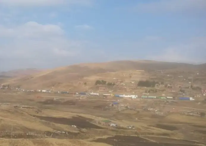 Varios vehículos están varados en el lugar/RRSS