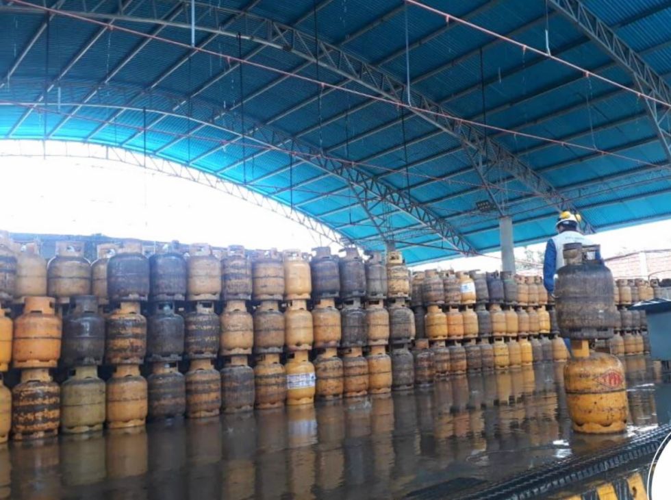 Tarija replica filas por gas, pese a los reportes de normalidad Tarija replica filas por gas, pese a los reportes de normalidad