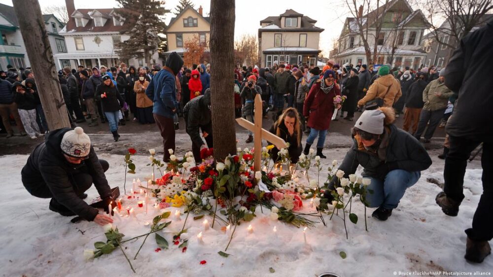 USA Minneapolis 2026 | Mahnwache nach tödlichem Schuss eines ICE-Beamten auf eine Frau USA Minneapolis 2026 | Mahnwache nach tödlichem Schuss eines ICE-Beamten auf eine Frau