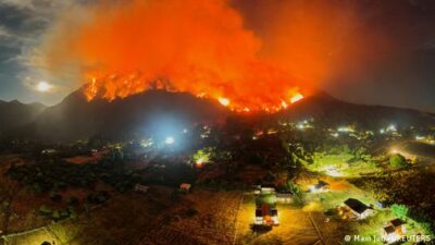 Miles de turistas evacuados por incendios en la Patagonia argentina