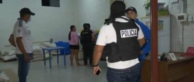 Un camión con carga que tenía como destino Arica es hallado afuera de una tienda en la doble vía a La Guardia