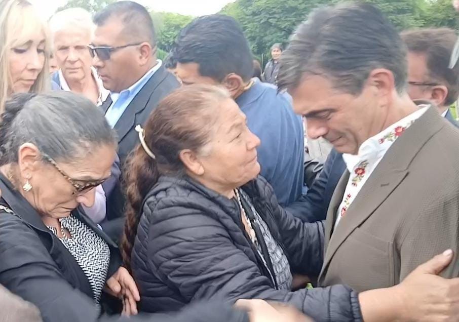 Familiares y amigos de Mauricio Aramayo clamaron justicia al presidente Rodrigo Paz - Familiares y amigos de Mauricio Aramayo clamaron justicia al presidente Rodrigo Paz