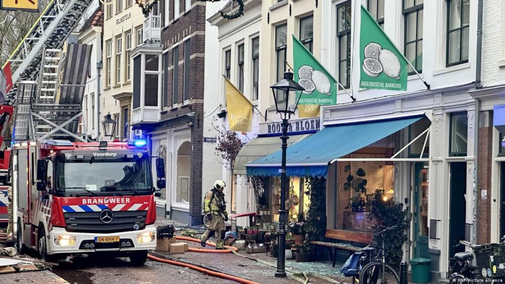 La explosión causó un gran incendio y dañó varios edificios (15.01.2026) La explosión causó un gran incendio y dañó varios edificios (15.01.2026)