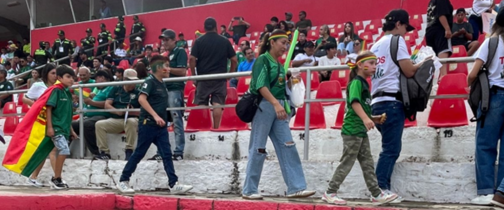 Los hinchas ya están en el IV Centenario Los hinchas ya están en el IV Centenario