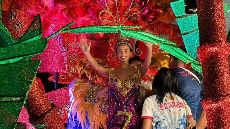 Camila I derrocha belleza y alegría en la tercera precarnavalera Camila I derrocha belleza y alegría en la tercera precarnavalera