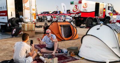 Ni ducha ni hotel: Así es la ‘tienda de campaña’ de 2 metros donde duermen los pilotos del Dakar