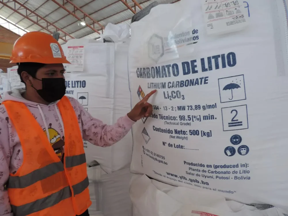 El carbonato de litio que el país produce. Foto: YLB.