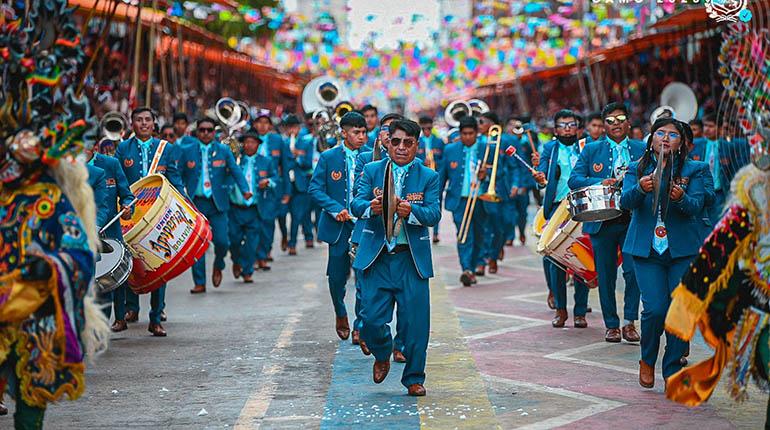 El diputado de Libre, Daniel Alcalá, advirtió que el Carnaval de Oruro corre el riesgo de quedarse sin espectadores. | Urgente.bo.