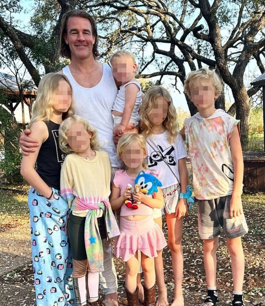 James Van Der Beek junto a su familia
