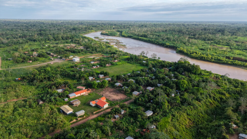 Vista aérea de Eyiyoquibo. Esta comunidad indígena está situada entre la carretera San Buenaventura-Ixiamas y el río Beni | Foto: Eddy Yobanny Velasco