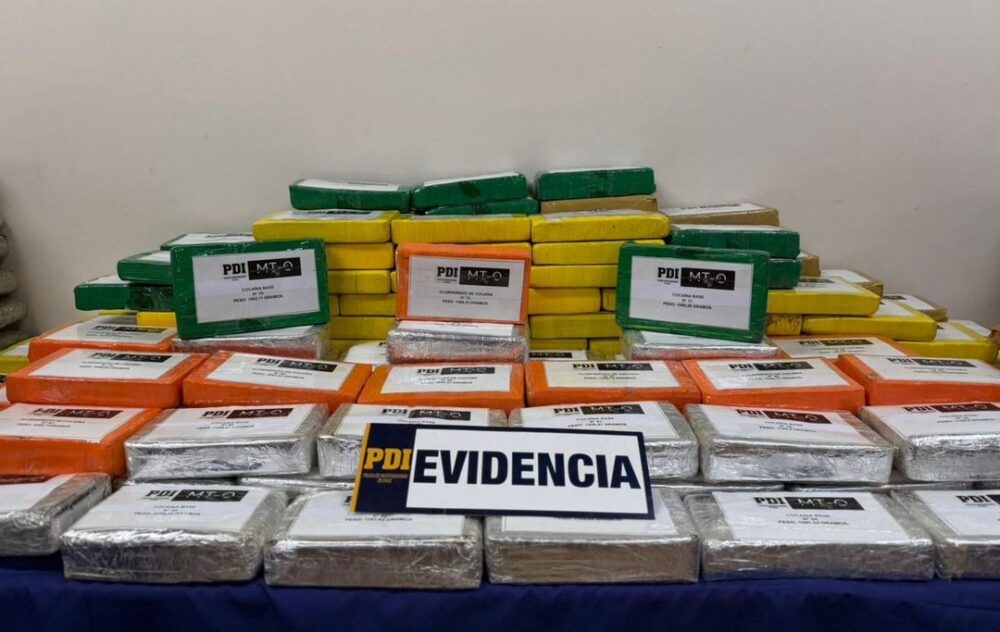 Caen cinco bolivianos en Chile por traficar 370 kilos de droga hasta en las llantas de un camión- Caen cinco bolivianos en Chile por traficar 370 kilos de droga hasta en las llantas de un camión