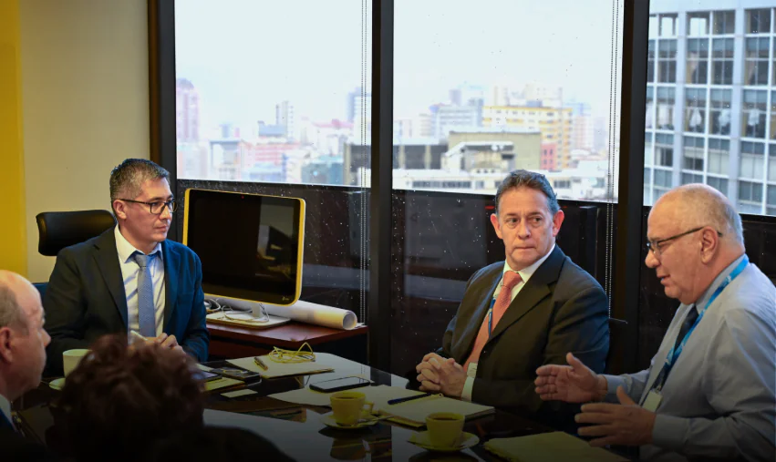 El presidente de Cabotur, Luis Ampuero, se reunió con autoridades del Ministerio de Economía. Foto: MEFP.