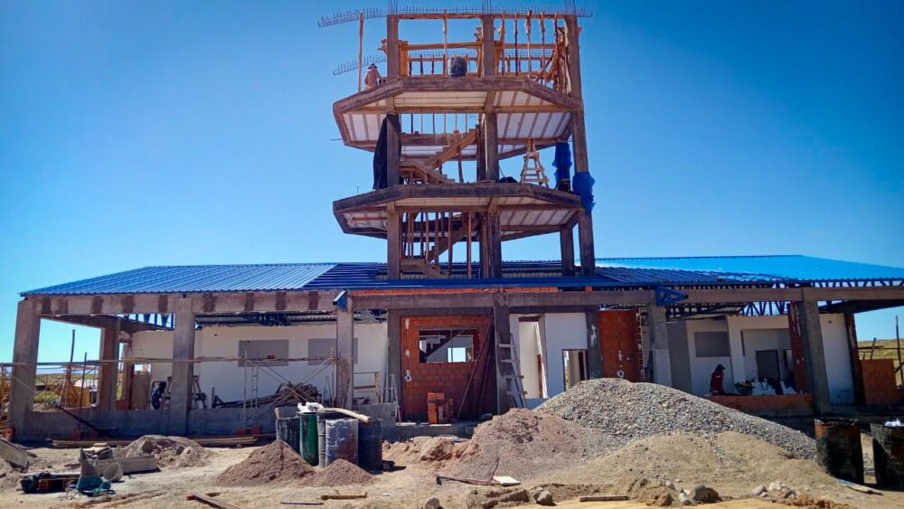Obras de construcción en el aeropuerto de Villazón, Potosí. Foto: MOPSV.