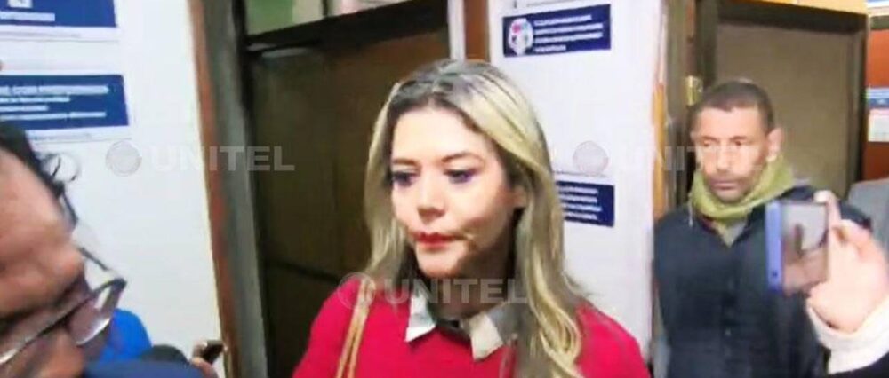 Estoy presta a coadyuvar en la investigación”: Gerente de YPFB se presenta en la Fiscalía para declarar por el caso Botrading