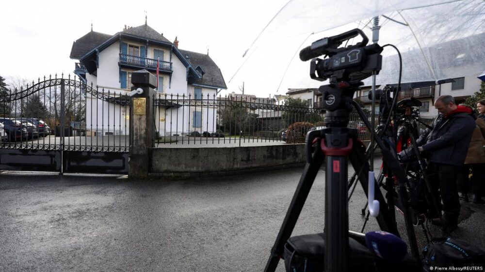 Embajada del Sultanato de Omán en Ginebra, delante del cual hay apostadas cámaras de los medios. Embajada del Sultanato de Omán en Ginebra, delante del cual hay apostadas cámaras de los medios.