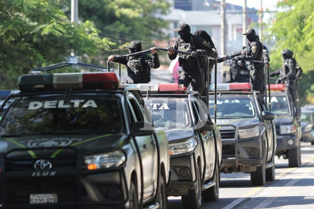 500 policías custodian el centro cruceño en el tercer día de mojazón- 500 policías custodian el centro cruceño en el tercer día de mojazón