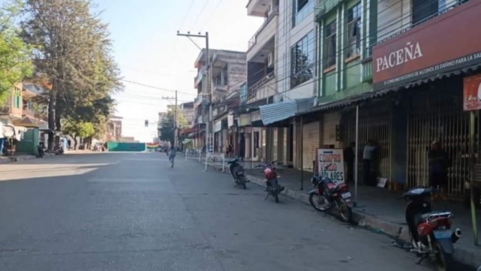 Cierran fronteras y suspenden actividades en Bermejo ante el riesgo sanitario por proliferación de mosquitos