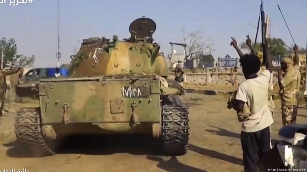 Paramilitares de las FAR celebran haber tomado el control de Al Fasher. (26.10.2026). Paramilitares de las FAR celebran haber tomado el control de Al Fasher. (26.10.2026).