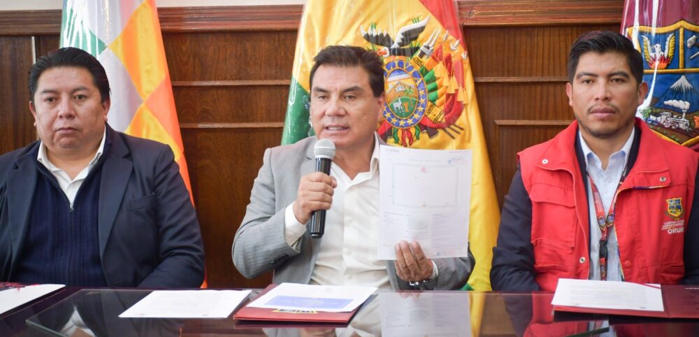 Presentación de convocatoria para la venta de acciones de Puerto Seco Oruro. Foto: GADO.