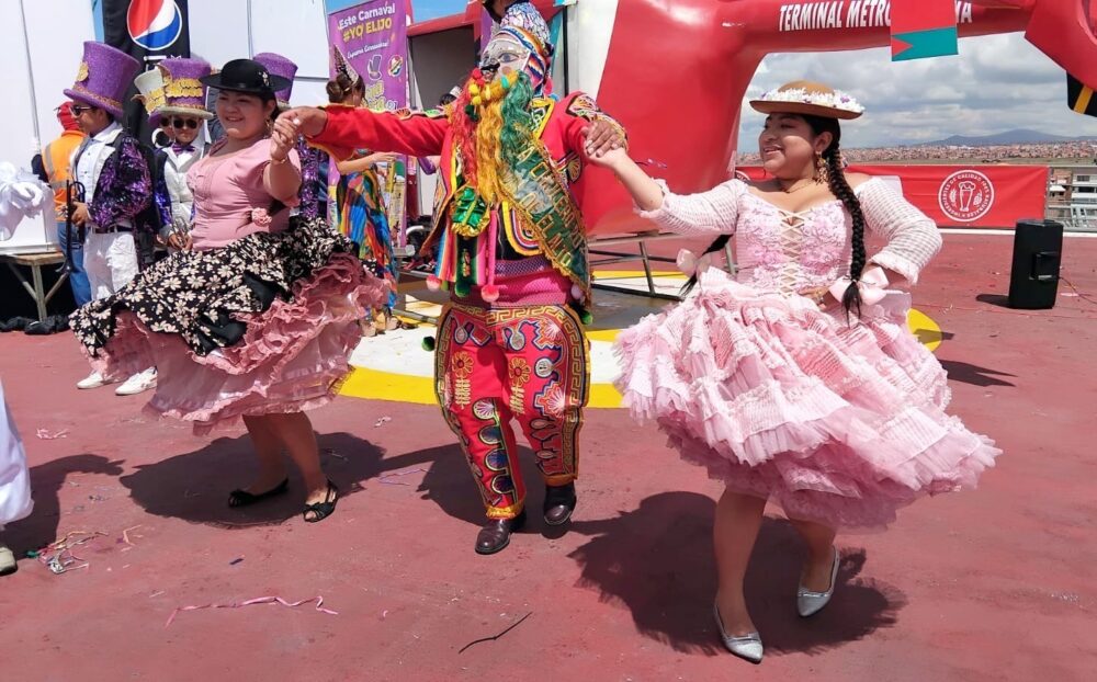 La danza del Ch'uta en el Carnaval de El Alto. Foto: Gamea.