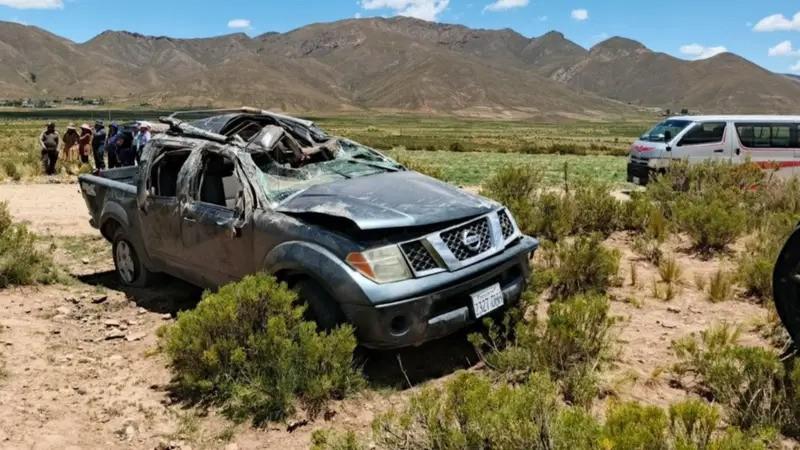 El vehículo tipo camioneta protagonizó un aparatoso vuelco de tonel
